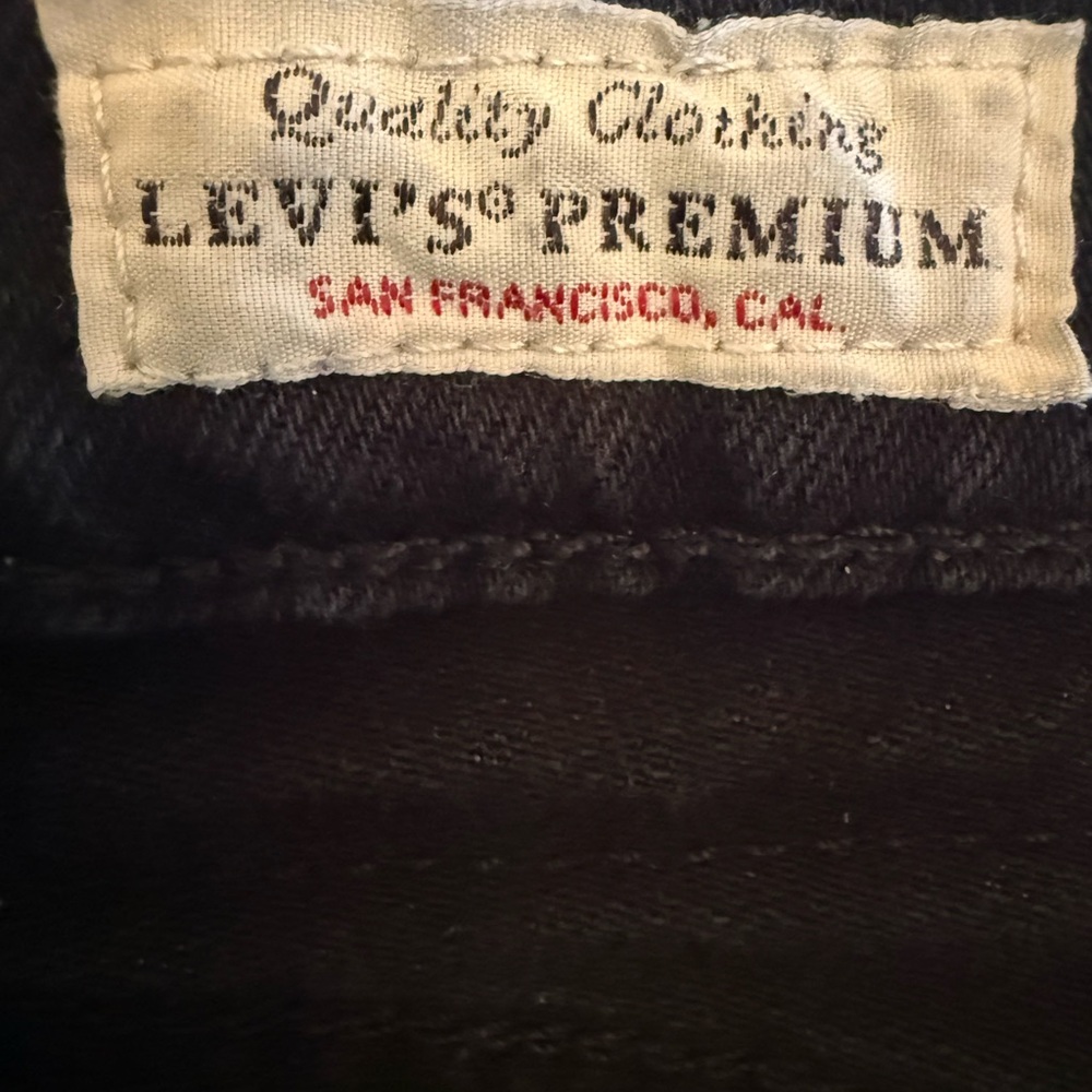 Levi's Women's Straight Leg Black Jeans - Picture 5 of 6